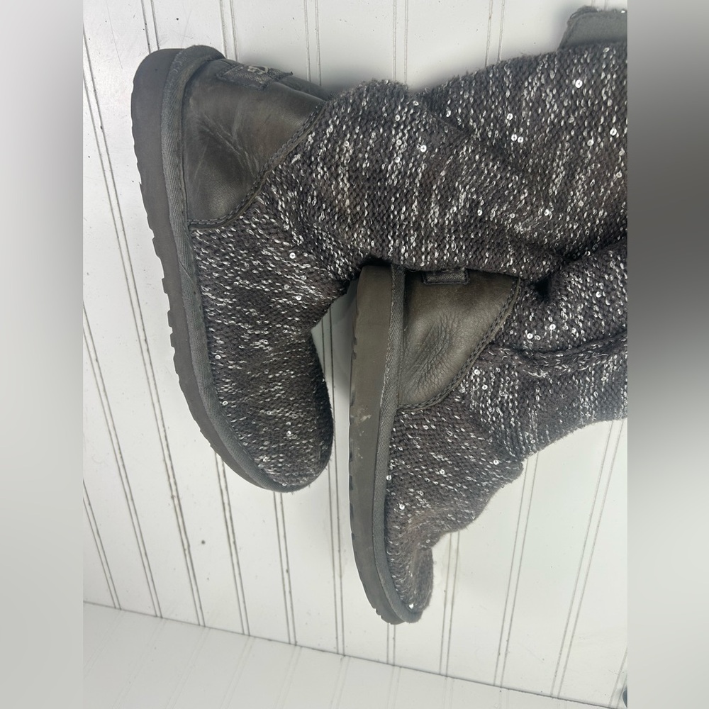 UGG Women’s Gray Knit Boots with Button Detail – Size 7 - Picture 9 of 9